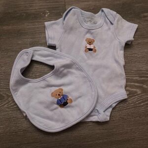 Adorable Baby Blue Bodysuit and Bib Set with Teddy Bear Design